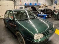 Gebraucht VW Golf IV 75 PS (55 kW) 1998 Grün Kleinwagen