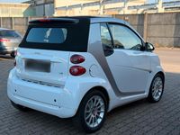Gebraucht Smart ForTwo Cabrio 54 PS (39 kW) 2011 Weiß Cabrio