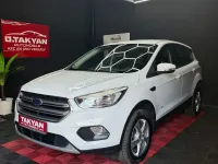 Gebraucht Ford Kuga Trend 150 PS (110 kW) 2017 Weiß SUV