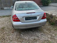 Second-hand Mercedes E200 163 CP (119 kW) 2003 Argintiu Berlinǎ