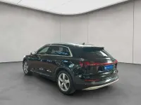 Gebraucht Audi e-tron Advanced 230 kW (313 PS) 2022 Brillantschwarz SUV