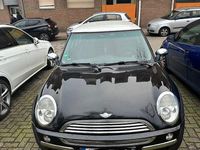 Begagnad Mini ONE 90 HK (66 kW) 2003 Svart Halvkombi