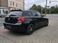 Gebraucht BMW 118 143 PS (105 kW) 2014 Schwarz Kleinwagen