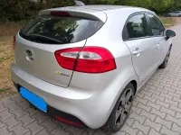 Gebraucht Kia Rio 109 PS (80 kW) 2011 Silber Limousine