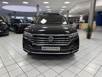 Gebraucht VW Touareg Elegance 286 PS (210 kW) 2018 Deep black perleffekt SUV