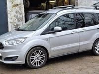Gebraucht Ford Tourneo Courier Titanium 101 PS (74 kW) 2016 Silber Van / Kleinbus