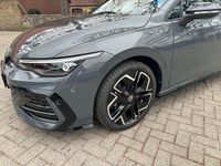 Gebraucht VW Golf VIII Style 150 PS (110 kW) 2026 Grau Limousine