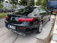 Gebraucht Mercedes E220 AMG 194 PS (142 kW) 2018 Grün Coupé