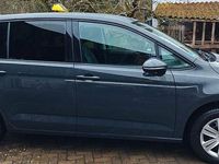 Neu VW Touran 150 PS (110 kW) 2025 Grau Van / Kleinbus