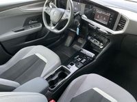 Gebraucht Opel Mokka Elegance 131 PS (96 kW) 2022 Kontrast grau/quarz silber SUV