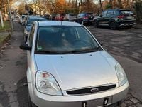 Gebraucht Ford Fiesta 68 PS (50 kW) 2004 Silber Kleinwagen