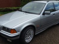 Gebraucht BMW 320 150 PS (110 kW) 1997 Silber Kombi