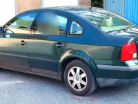 Second-hand VW Passat 150 CP (110 kW) 1996 Verde Berlinǎ