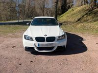 Gebraucht BMW 320 M Sport 184 PS (135 kW) 2011 Weiß Limousine