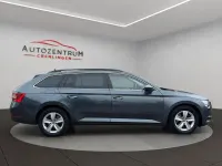 Gebraucht Skoda Superb 150 PS (110 kW) 2021 Seda quartz/quartz grey Kombi