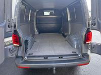 Gebraucht VW Transporter 150 PS (110 kW) 2023 Grau Van