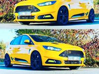 Gebraucht Ford Focus ST 250 PS (183 kW) 2015 Gelb Limousine