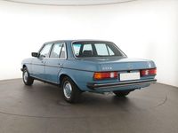 Gebraucht Mercedes E230 136 PS (100 kW) 1982 Blau Limousine