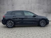 Gebraucht VW Golf VIII Active 150 PS (110 kW) 2022 Deep black perleffekt Limousine