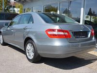 Gebraucht Mercedes E220 Elegance 170 PS (125 kW) 2010 Palladiumsilber Limousine