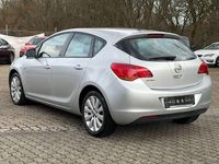 Gebraucht Opel Astra Edition 116 PS (85 kW) 2011 Silber Limousine