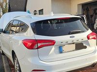 Gebraucht Ford Focus Cool & Connect 125 PS (91 kW) 2019 Weiß Limousine