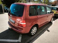Gebraucht VW Touran Basis 116 PS (85 kW) 2004 Rot Van / Kleinbus