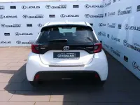 Gebraucht Toyota Yaris Basis 116 PS (85 kW) 2022 Schneeweiß Kleinwagen