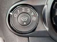 Gebraucht Ford Fiesta Celebration 101 PS (74 kW) 2016 Grau Kleinwagen