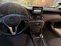 Gebraucht Mercedes A180 122 PS (89 kW) 2013 Schwarz Kleinwagen