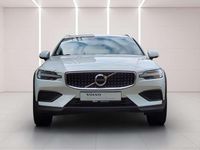 Gebraucht Volvo V60 CC 197 PS (144 kW) 2021 Weiss Kombi