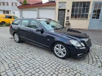 Gebraucht Mercedes E220 Avantgarde 170 PS (125 kW) 2010 Blau Kombi