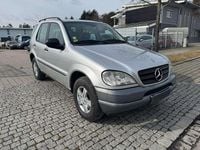 Gebraucht Mercedes ML270 163 PS (119 kW) 2000 Silber SUV