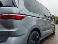 Gebraucht VW Multivan Style 150 PS (110 kW) 2025 Grau Van / Kleinbus