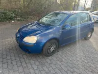 Gebraucht VW Golf V 102 PS (75 kW) 2004 Blau Kleinwagen