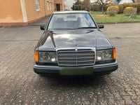 Second-hand Mercedes E230 1987 Negru Berlinǎ