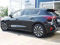 Gebraucht Ford Focus Titanium 125 PS (91 kW) 2024 Agate black Limousine