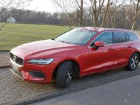 Gebraucht Volvo V60 Momentum 150 PS (110 kW) 2019 Rot Kombi