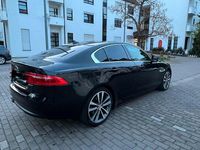 Gebraucht Jaguar XE Portfolio 180 PS (132 kW) 2015 Schwarz Limousine