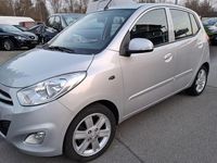 Gebraucht Hyundai i10 Edition 69 PS (50 kW) 2012 Silber Kleinwagen