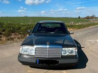 Gebraucht Mercedes E300 147 PS (108 kW) 1992 Braun Limousine