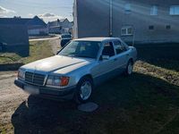 Gebraucht Mercedes E280 197 PS (144 kW) 1992 Silber Limousine