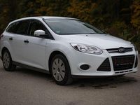 Gebraucht Ford Focus 101 PS (74 kW) 2013 Weiß Kombi