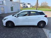Gebraucht Hyundai i20 GO! 75 PS (55 kW) 2016 Weiß Kleinwagen