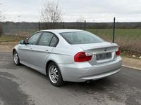 Gebraucht BMW 318 129 PS (94 kW) 2007 Silber Limousine