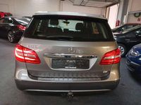 Gebraucht Mercedes B180 109 PS (80 kW) 2014 Grau Van / Kleinbus