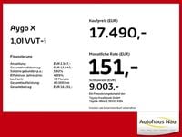 Neu Toyota Aygo X 72 PS (52 kW) 2025 Urban khaki / night sky black SUV