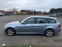 Gebraucht BMW 320 184 PS (135 kW) 2011 Blau Kombi