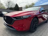 Neu Mazda 3 Homura-Line 186 PS (136 kW) 2025 Rot Limousine