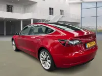 Second-hand Tesla Model 3 Long Range AWD 258 kW (351 CP) 2019 Roșu Berlinǎ